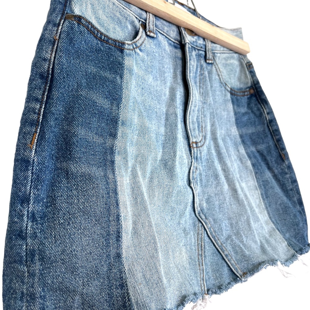 Evidnt Tammy Denim Two Toned Raw Hem Mini Skirt Blue Size 26 - Picture 9 of 14